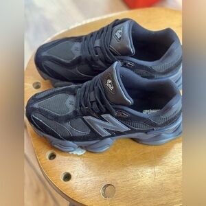 New Balance Women's ALL Black Athletic Sneakers